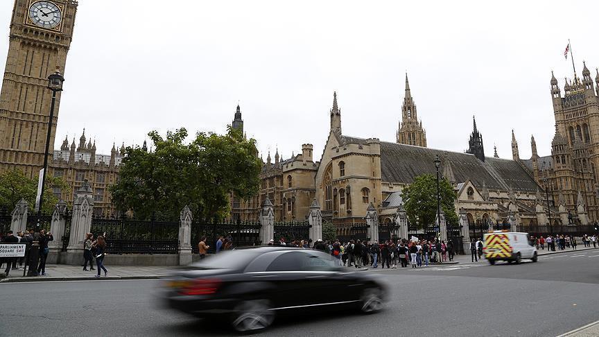 Royaume-Uni : le chômage recule à 4,9 %