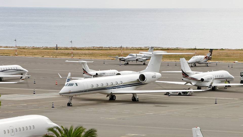 Nigeria suspends three private jet operators' licences