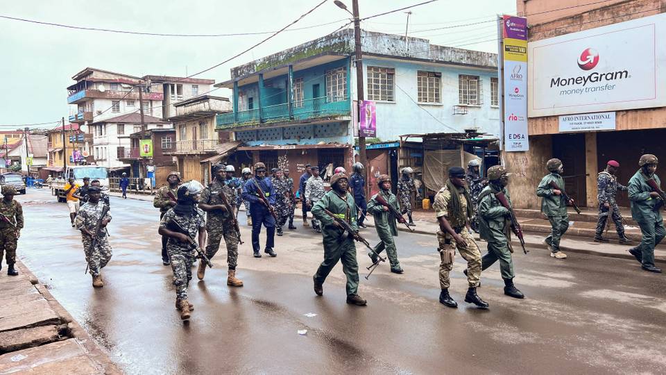 Sierra Leone : le président Bio confirme l’arrestation des chefs des assaillants