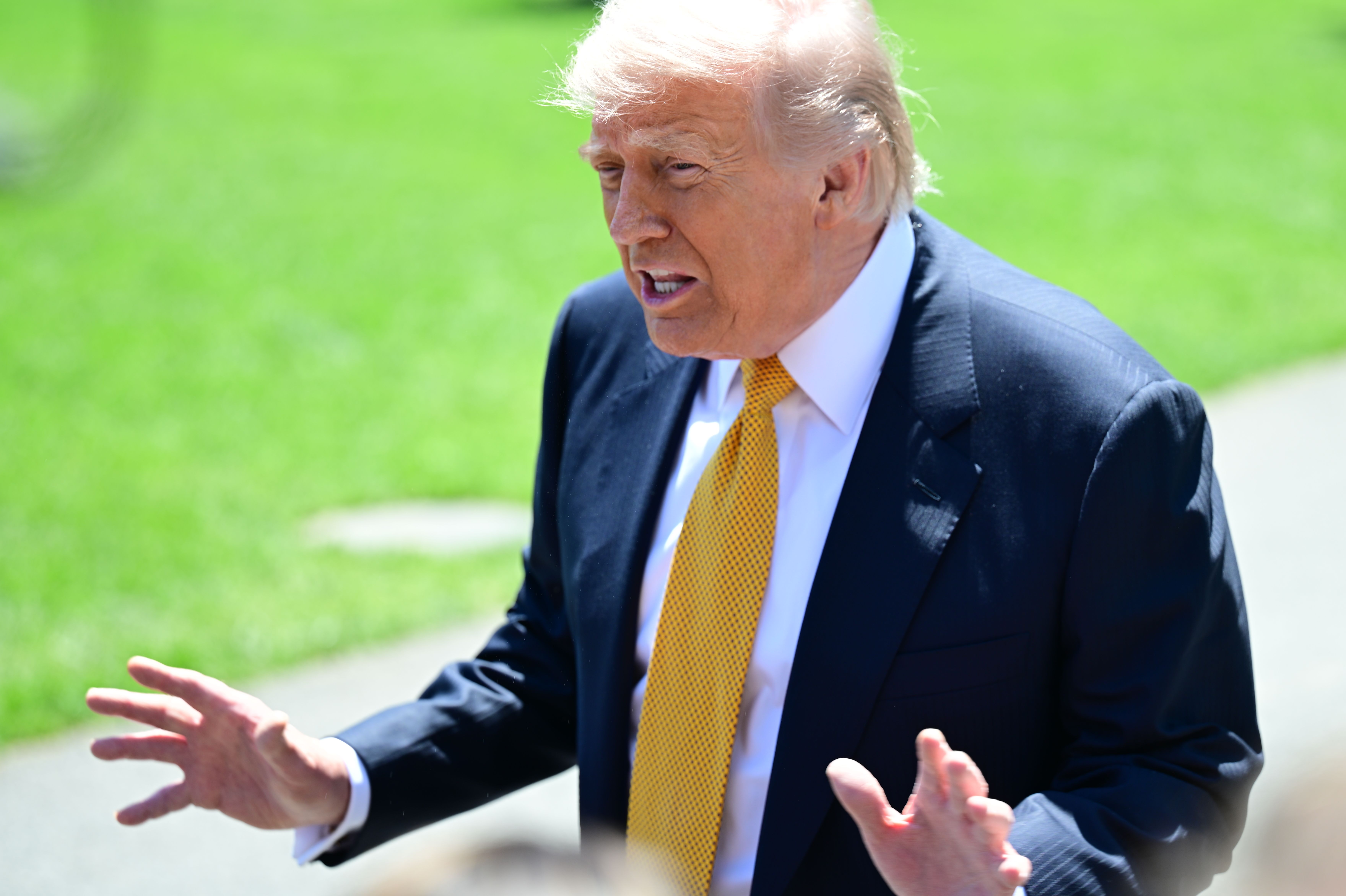 Trump dit avoir demandé à Zelensky de cesser les frappes contre les raffineries russes de diesel