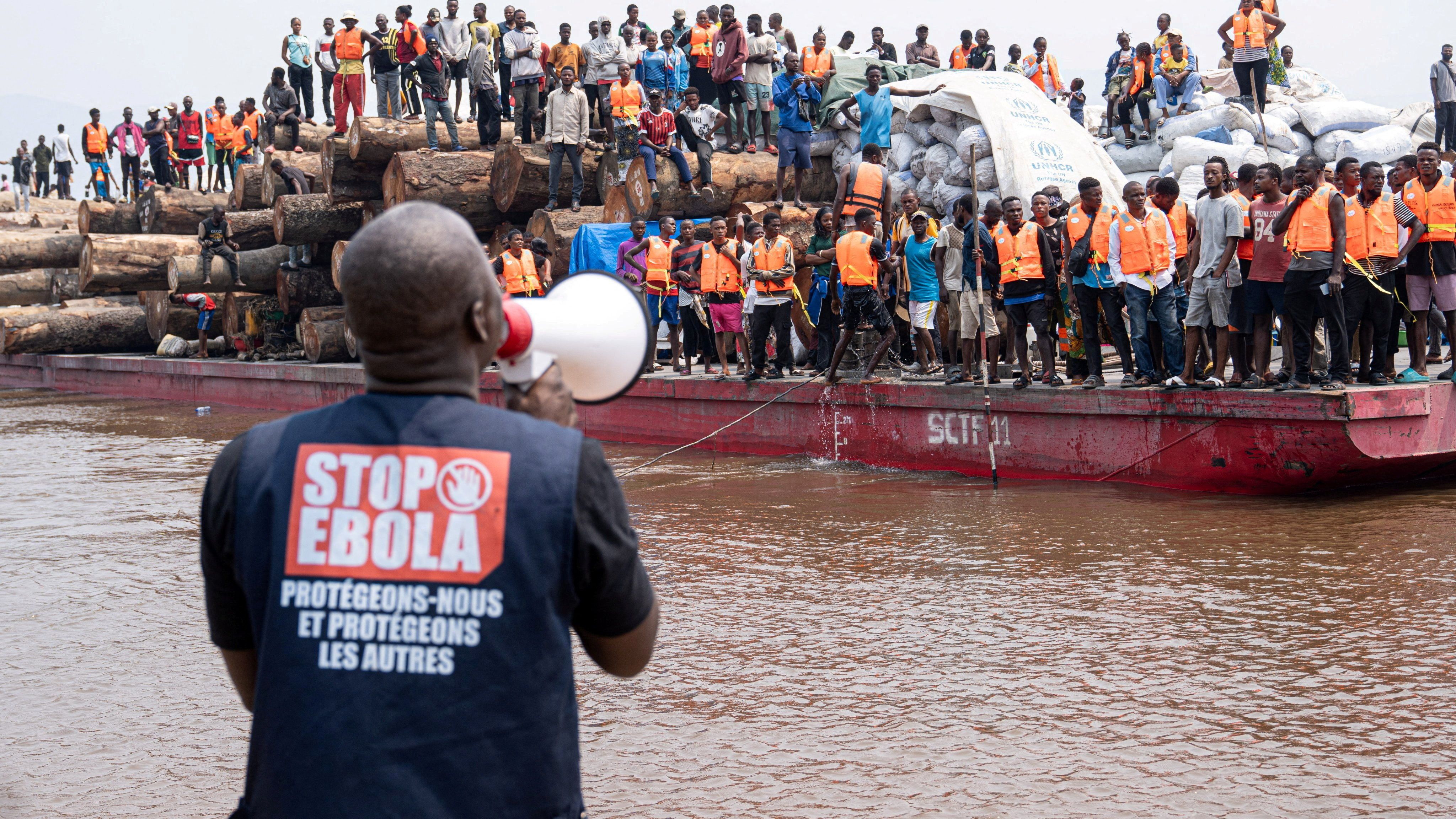 Ebola in DR Congo: Seven passengers on quarantined boat test negative