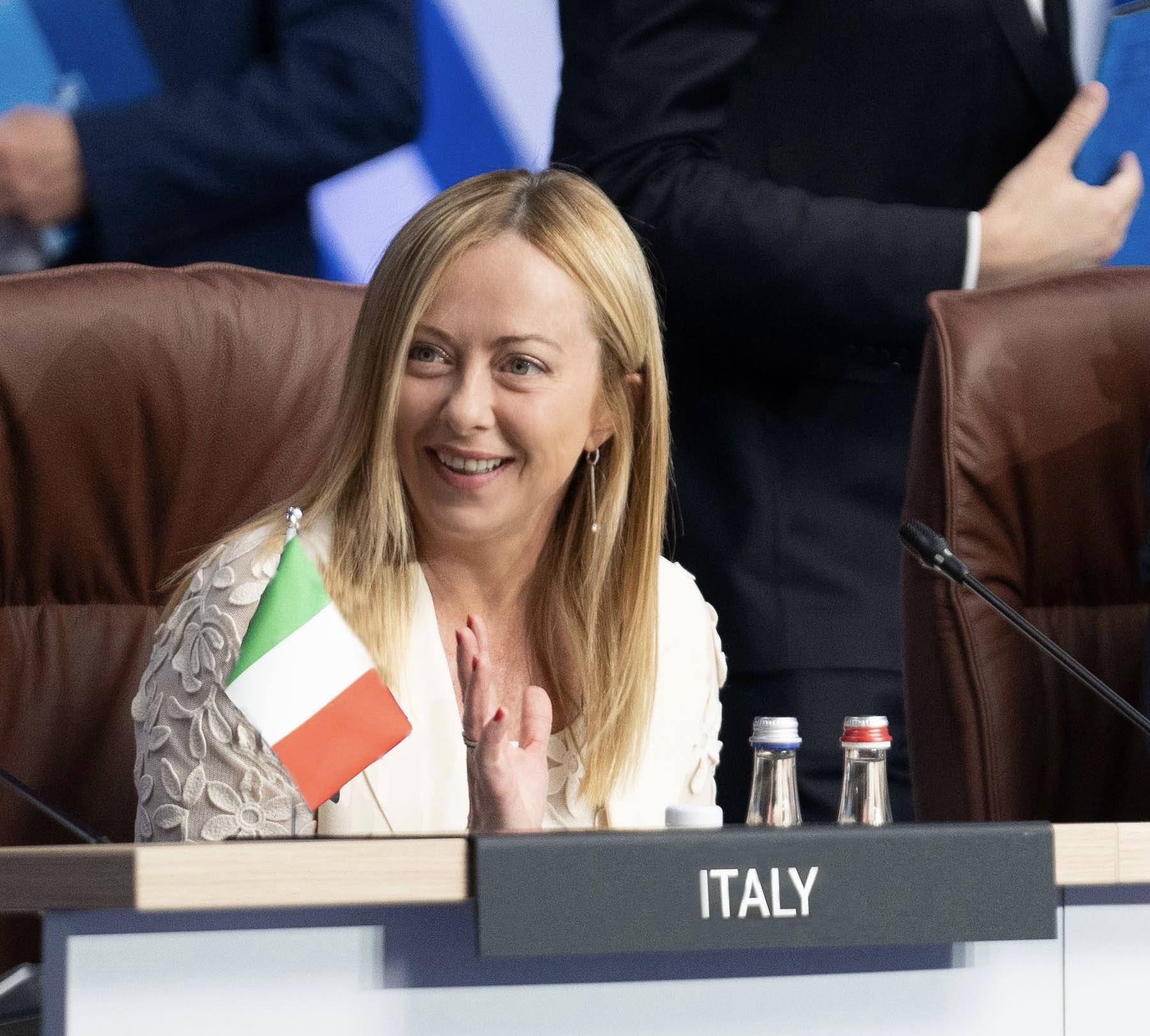 OTAN : Meloni appelle à renforcer l’Alliance et juge « non positives » les tensions entre Washington et Madrid