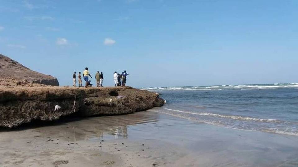 Rescuers race to find over 100 migrants missing off Djibouti