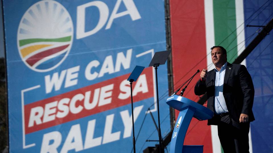 Main opposition set to join South Africa unity government - official