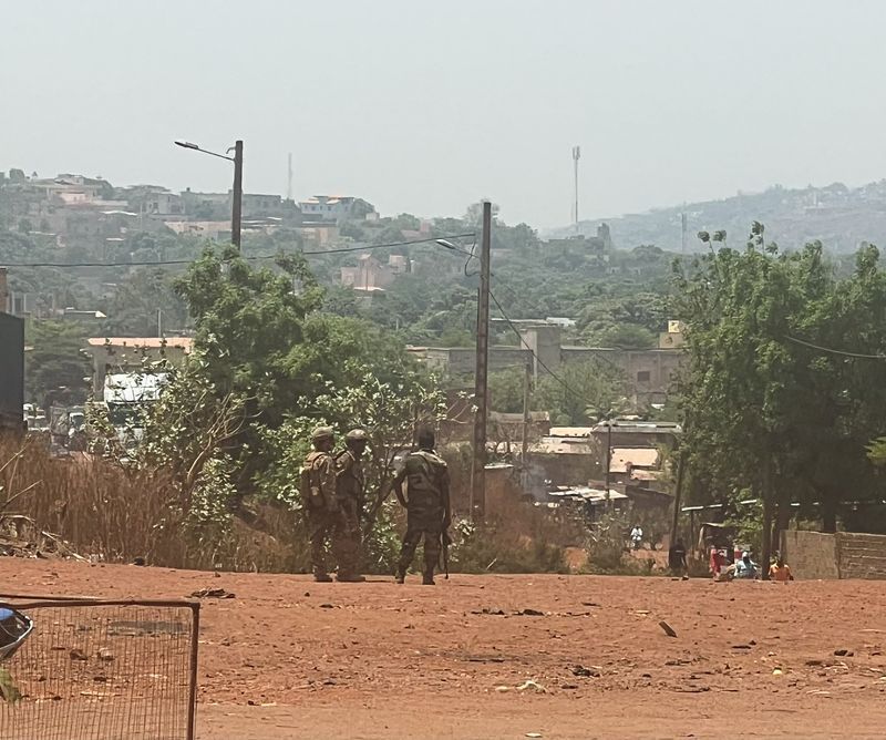 Mali : l’armée reconnaît des pertes à Dioura, des militaires capturés appellent à leur libération