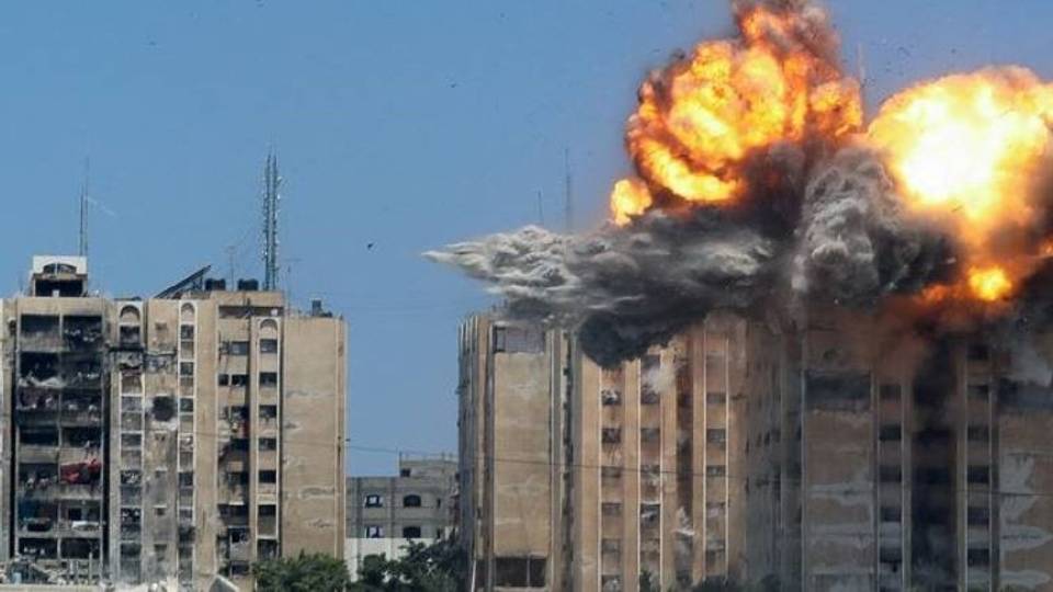 Live Updates: Israeli air strikes kill ten Palestinians in central Gaza homes