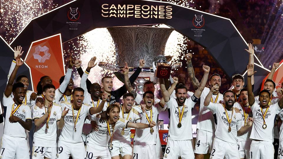 Le Real Madrid remporte la Supercoupe d'Espagne face au FC Barcelone