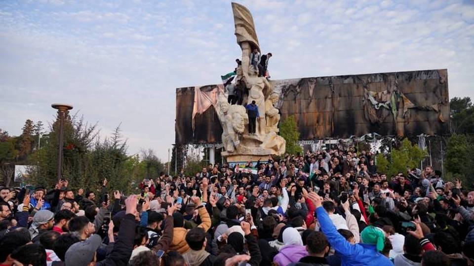 Le printemps syrien arrive en hiver: le “tyran” tombe, les prisonniers libérés