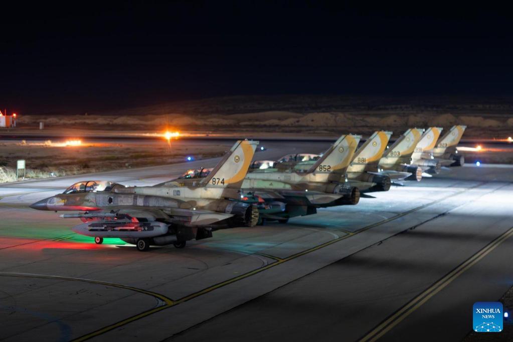 Israël annonce avoir frappé plus de 1.000 sites militaires en Iran