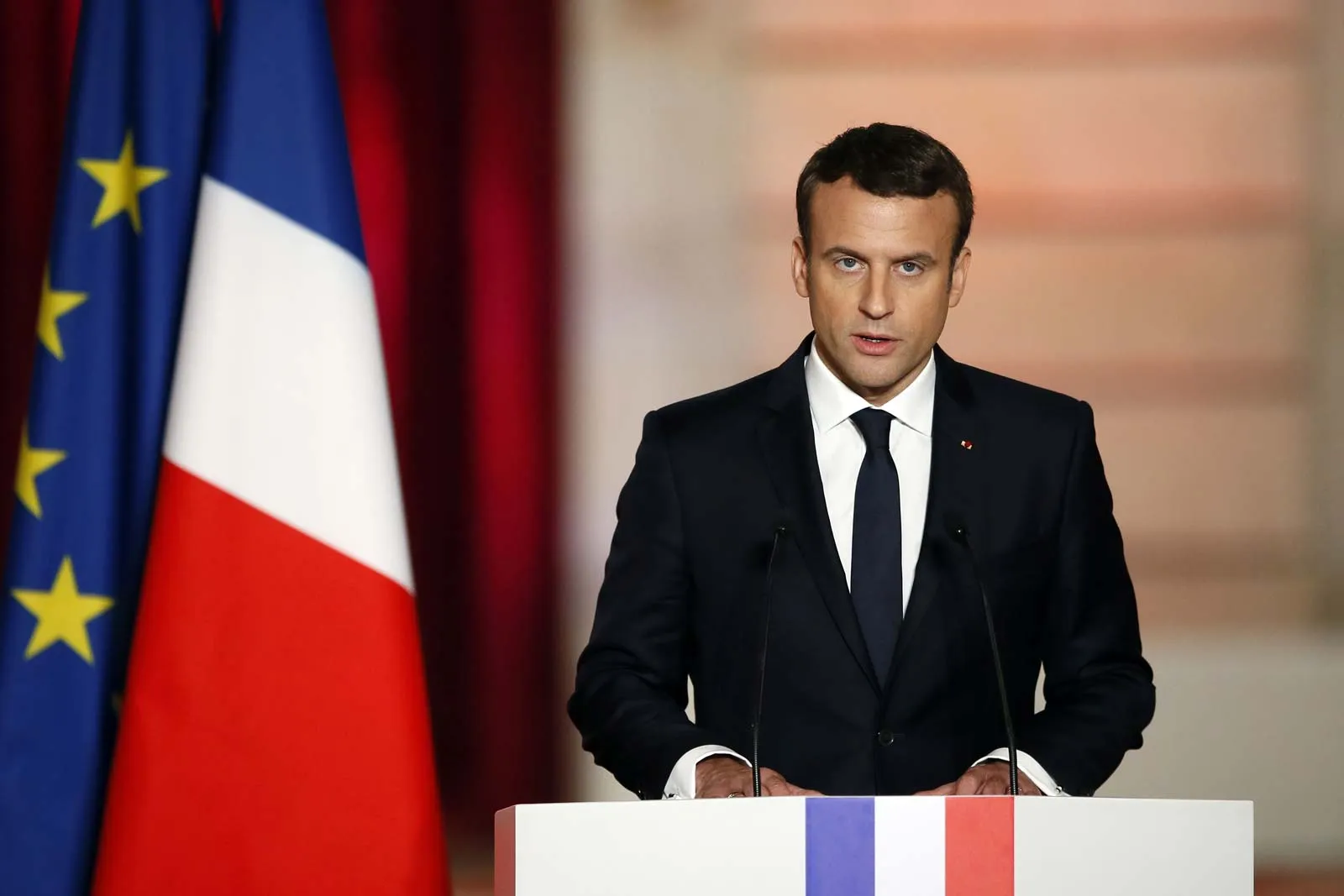 Municipales 2026 : Emmanuel Macron alerte sur les « dangers » des extrêmes