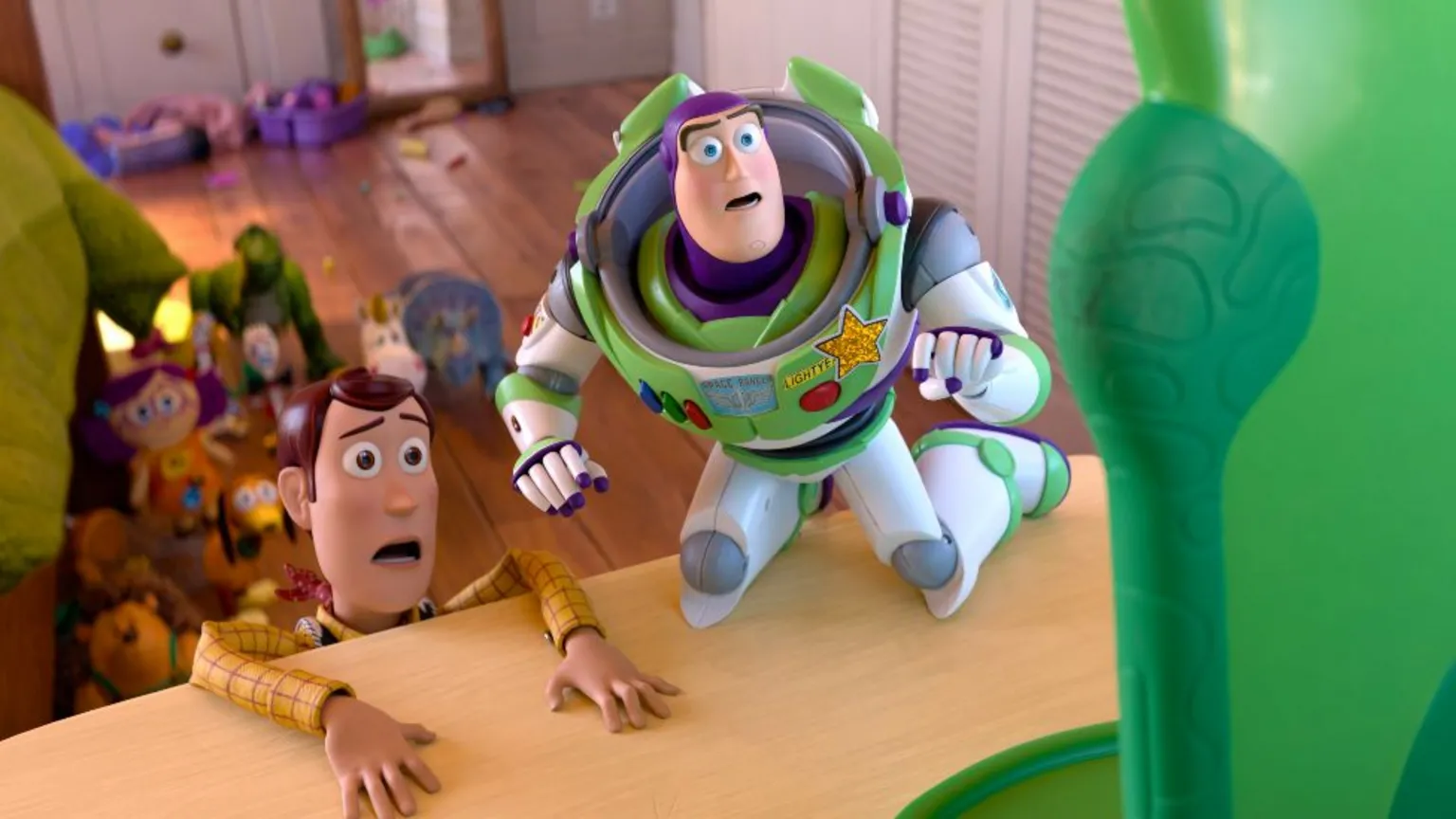 Toy Story 5 Tackles Children's Screen Addiction as Tom Hanks Warns of Growing Digital Dependence