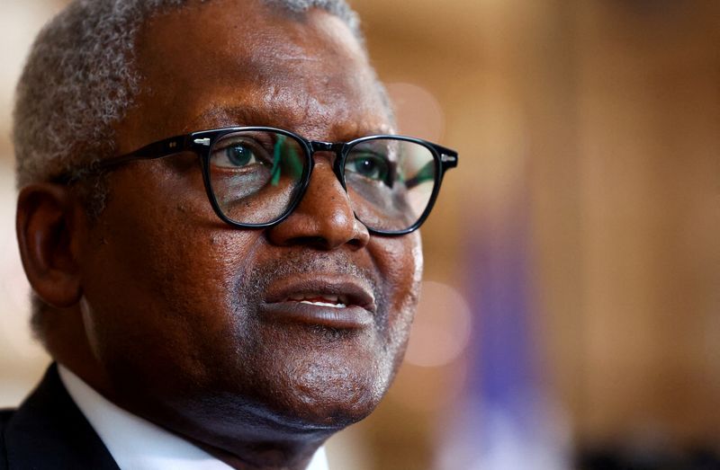 Nigeria's Dangote buys 25% stake in Kenya's oil pipeline network