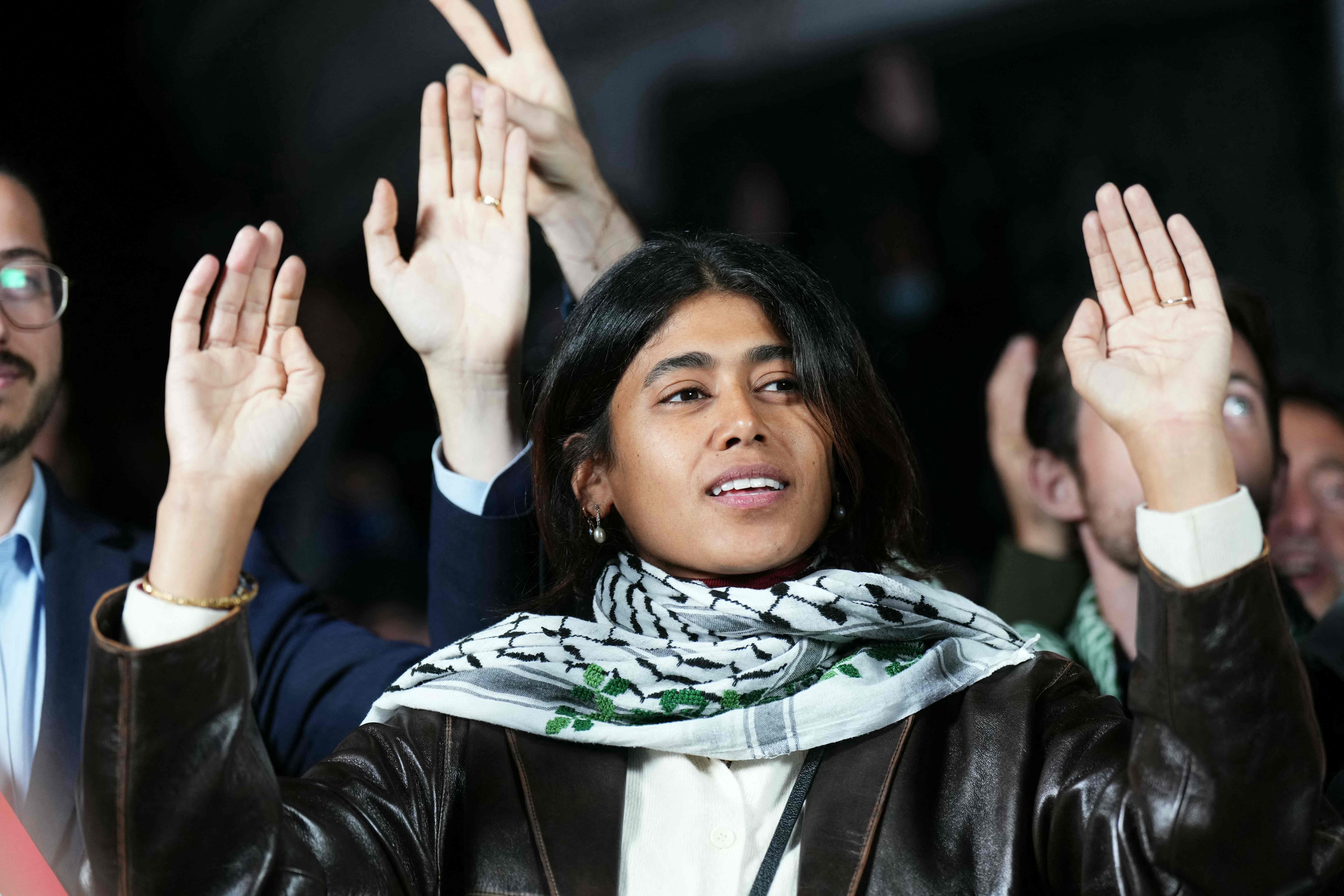 Rima Hassan s’explique après sa garde à vue et les accusations d’apologie du terrorisme