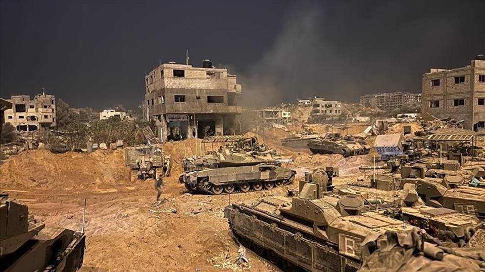 KAI-TSAYE: Isra'ila tana jefa wa dakarunta kayayyaki ta jirgin sama a kudancin Gaza