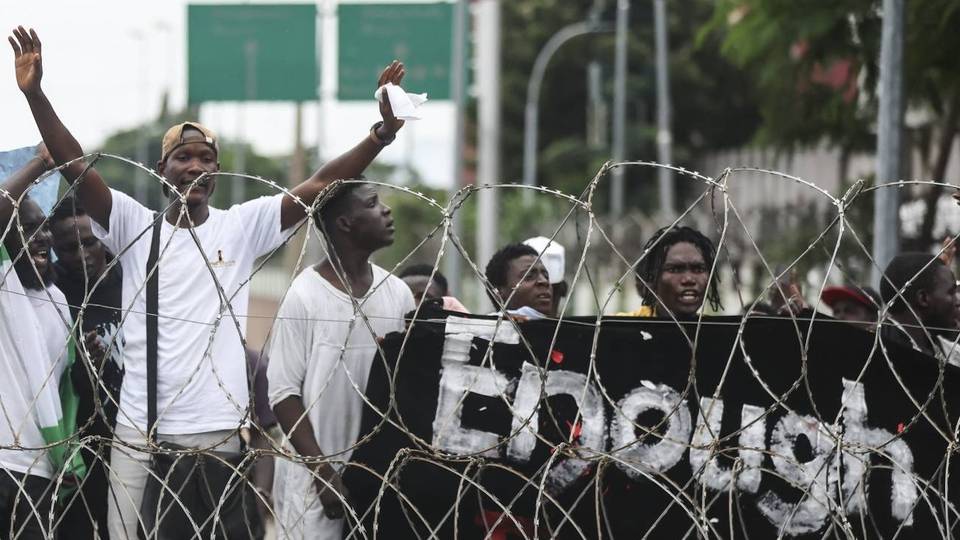 Nigeria orders arrest of British citizen linked to protests