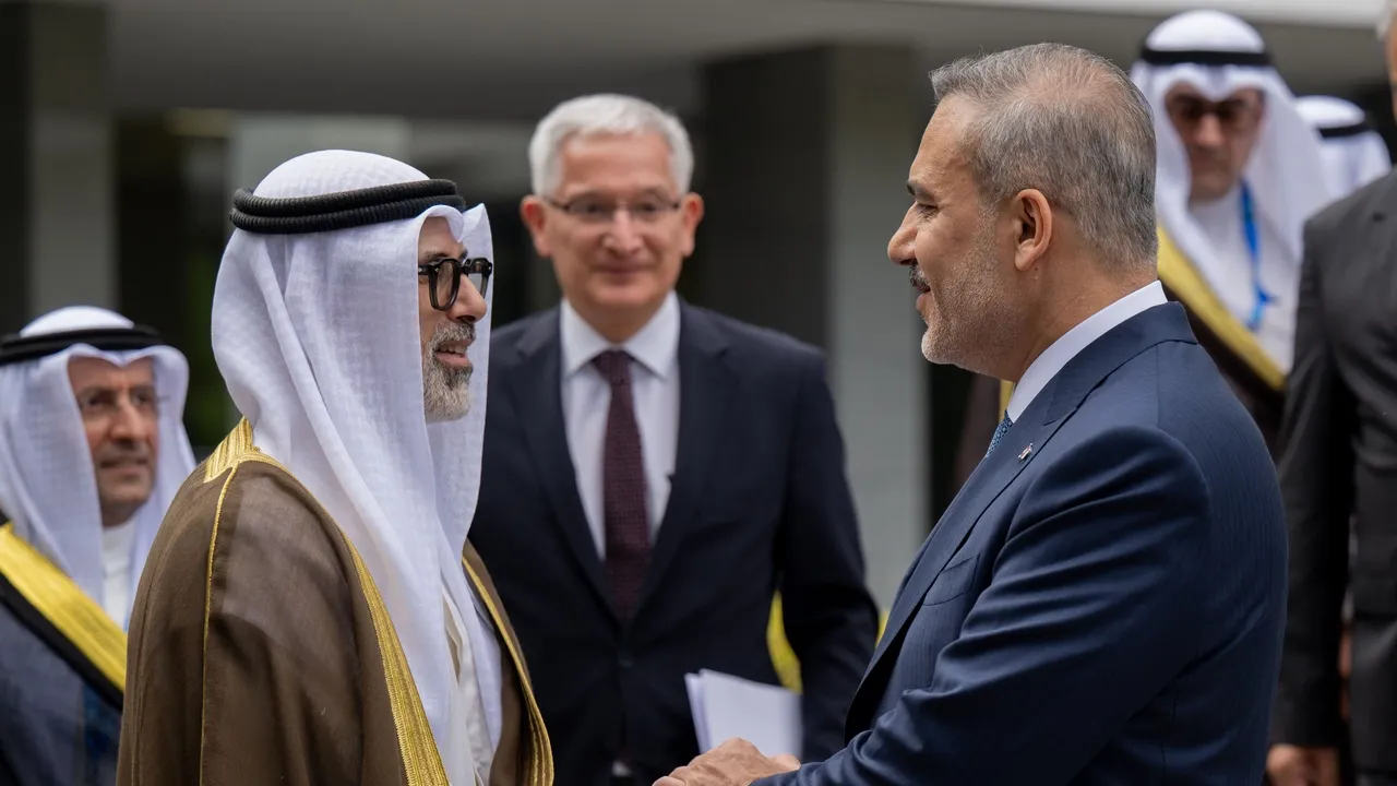 Turkish, Kuwaiti top diplomats discuss regional developments