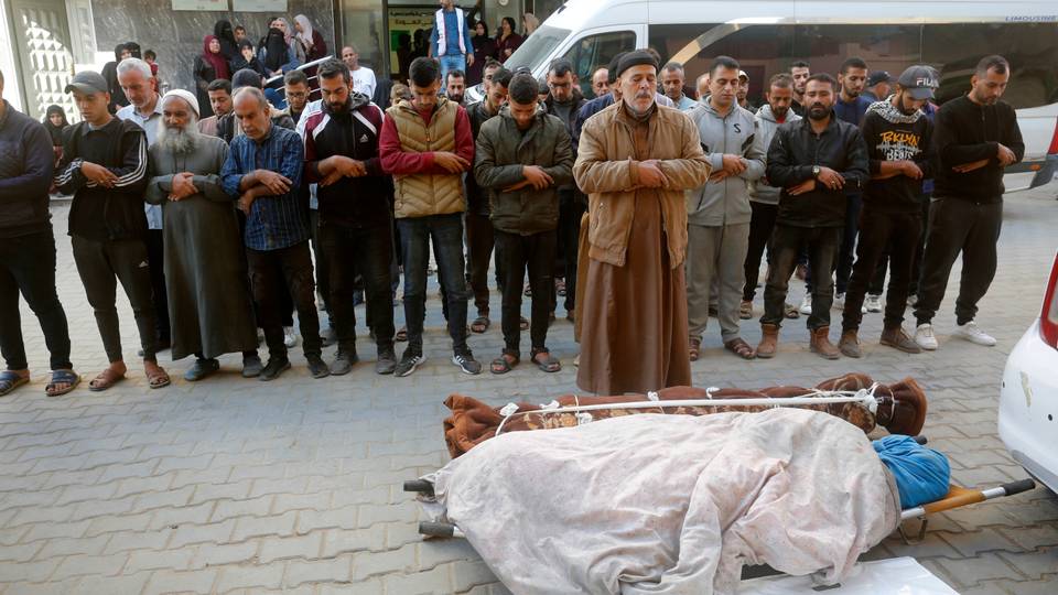 Kai-tsaye: Adadin waɗanda suka mutu a Gaza ya haura 43,700 yayin da hare-haren Isra'ila ke ƙara tsananta