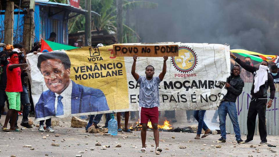 Mozambique opposition leader sets terms for talks on election crisis