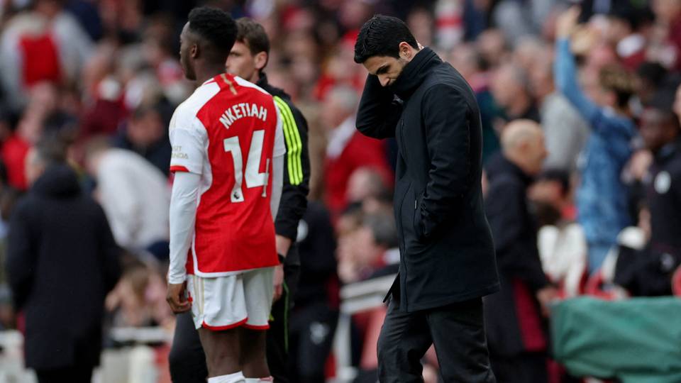 Les espoirs de titre d'Arsenal en Angleterre compromis par la défaite face à Aston Villa
