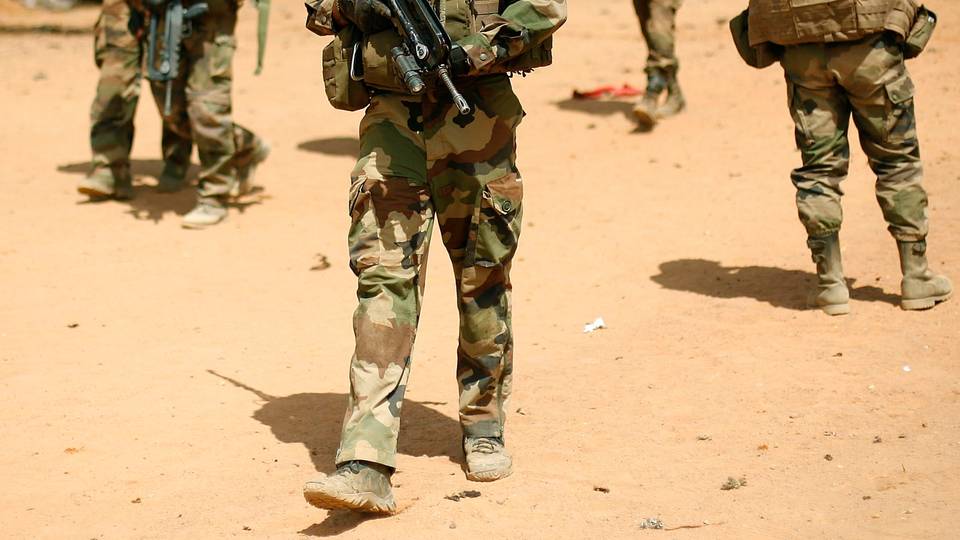 Mali army launches probe into soldier's gross video