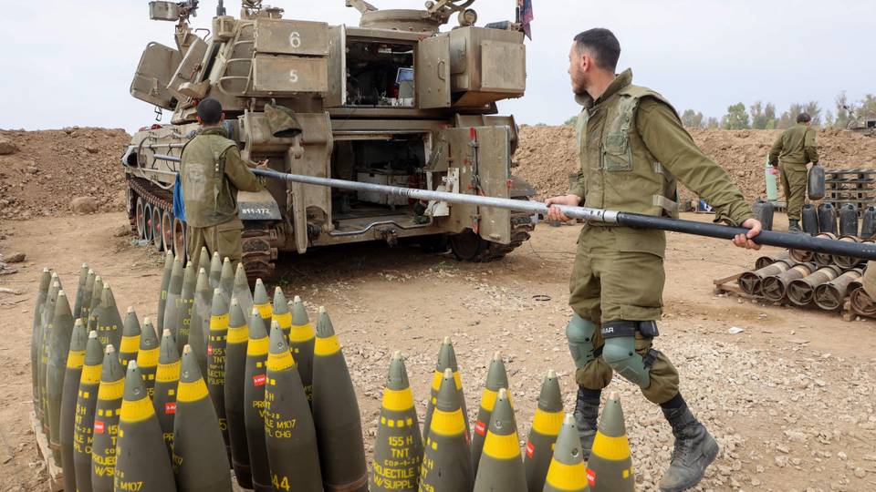 Isra'ila ta kai hare-hare da makaman atilare fiye da 100,000 Zirin Gaza cikin kwana 39