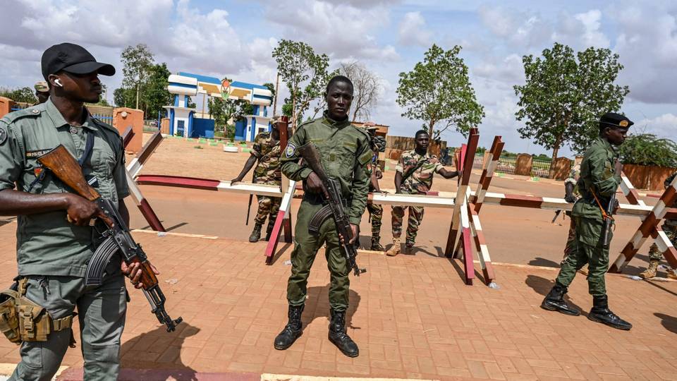 Niger: six soldats tués par une bombe près de la frontière Malienne, frappes aériennes en réponse