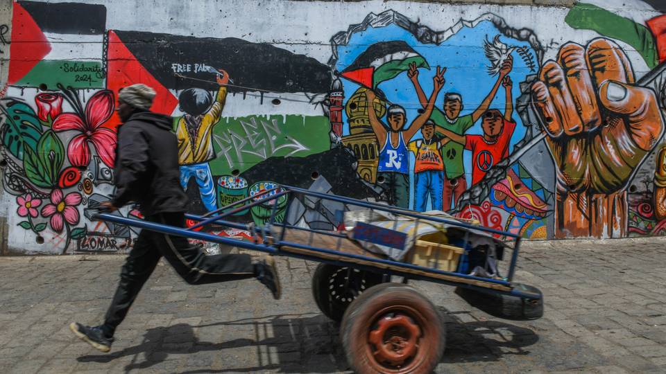 Murals: Artists take Palestinian cause to streets of Kenya's Nairobi