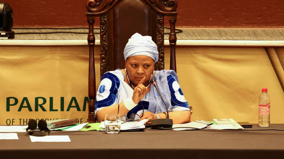 SA parliament speaker 'took $135,000, wig bribes': Prosecution