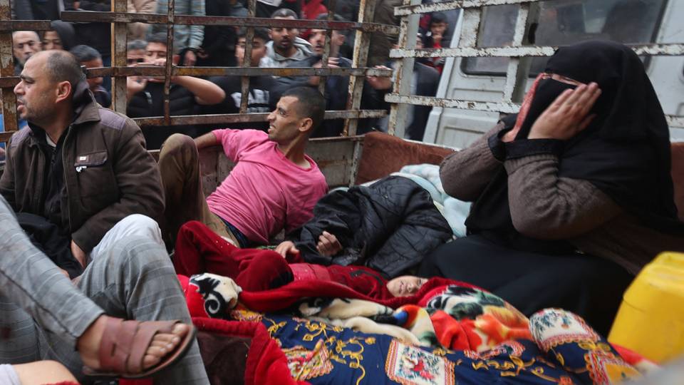 KAI-TSAYE: Isra'ila ta kashe mutum 50 a biranen Khan Younis da Deir al- Belah da ke Falasdinu