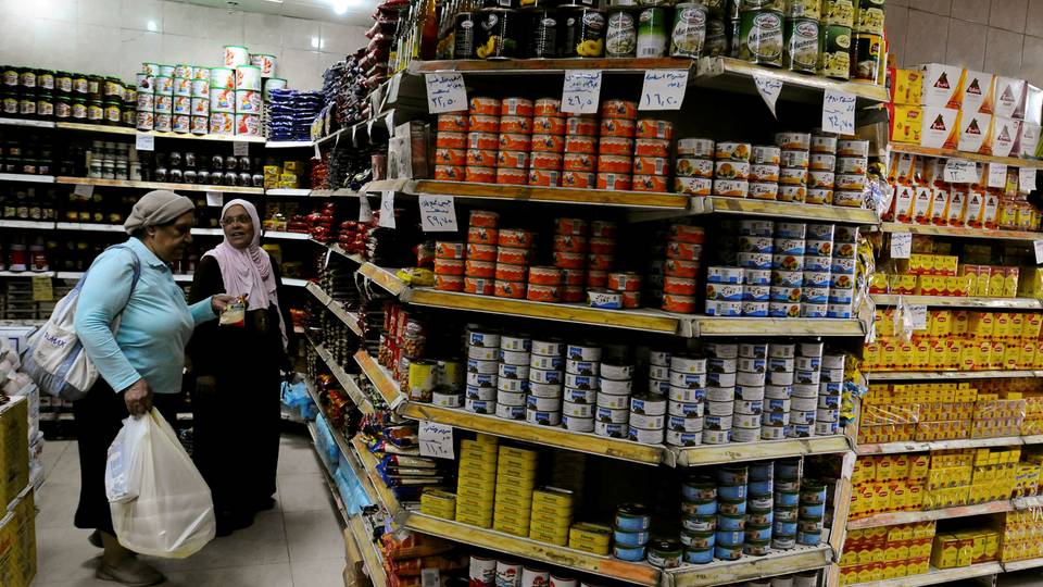 Egypte: la classe moyenne subit de plein fouet les mesures d'austérité imposées par le FMI