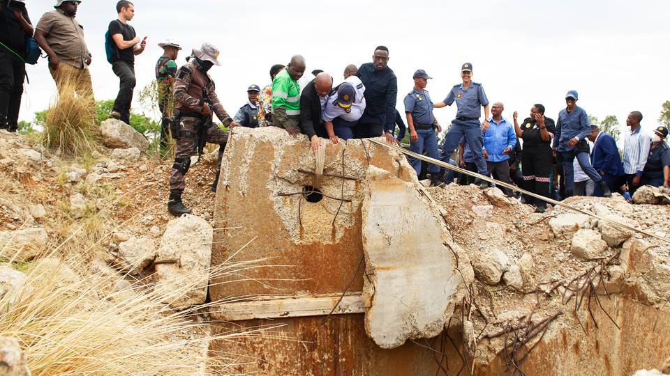 Afrique du Sud : poursuite des arrestations à la sortie d'un puits de mine clandestin