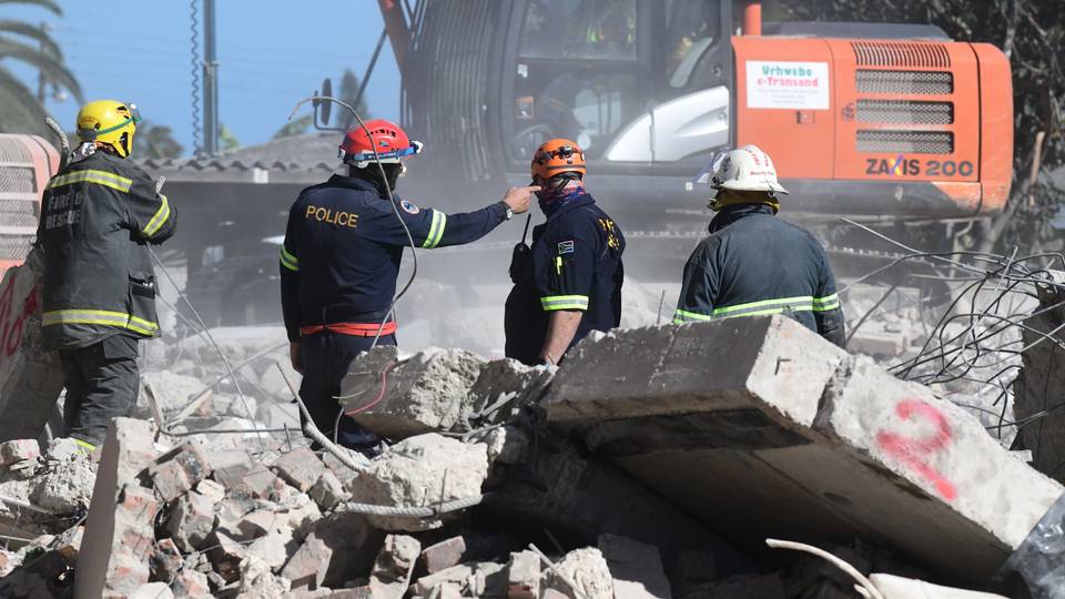 South Africa ends rescue operation at deadly building collapse site
