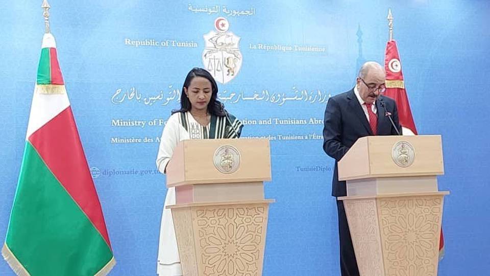 La Tunisie et Madagascar signent un accord-cadre et de deux mémorandums d’entente