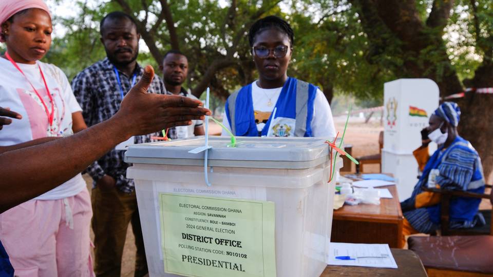 Voting underway in Ghana after borders closed overnight