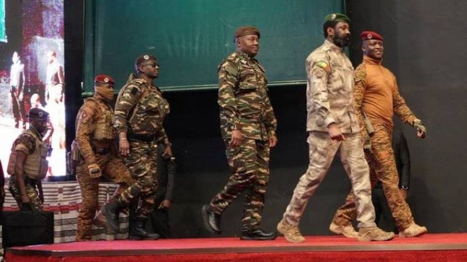 Burkina Faso, Niger et Mali quittent la CEDEAO et l'AES : un avenir incertain