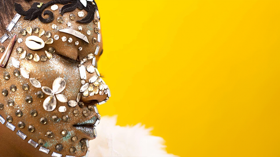 Dahlia: Gabonese artist telling stories with make-up illusions