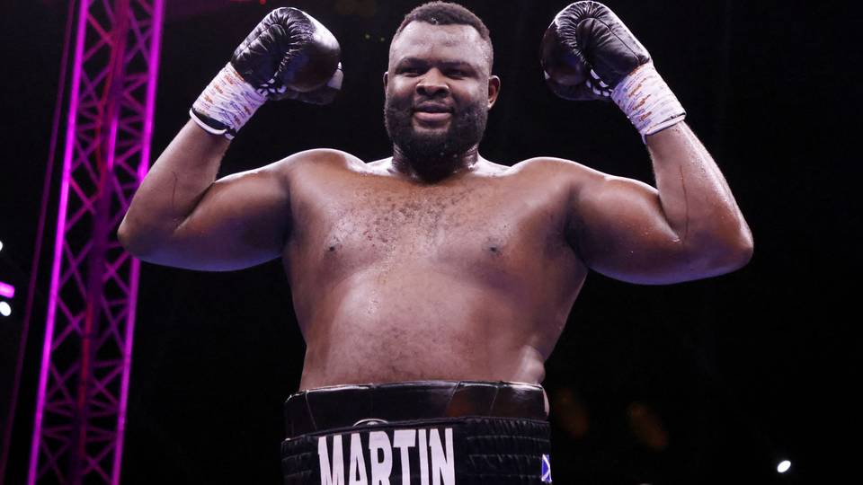 Boxe : Le Congolais Martin Bakole démolit l'Américain Jared Anderson en cinq rounds