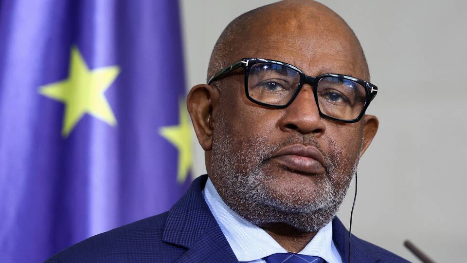Comoros president's knife attacker dies in prison