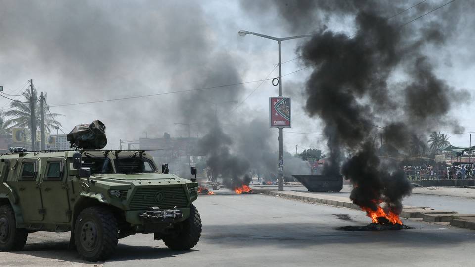 State buildings set on fire as Mozambique protests persist