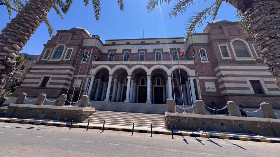 Libya central bank governor's exit deepens division