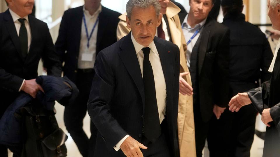 Ana tuhumar tsohon shugaban Faransa Sarkozy kan zargin karbar kudaden yakin neman zabe daga Gaddafi