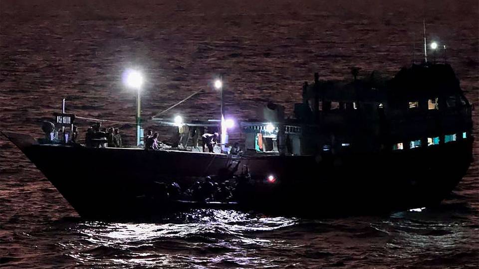 Ship with 17 people recovered from pirates in Somalia