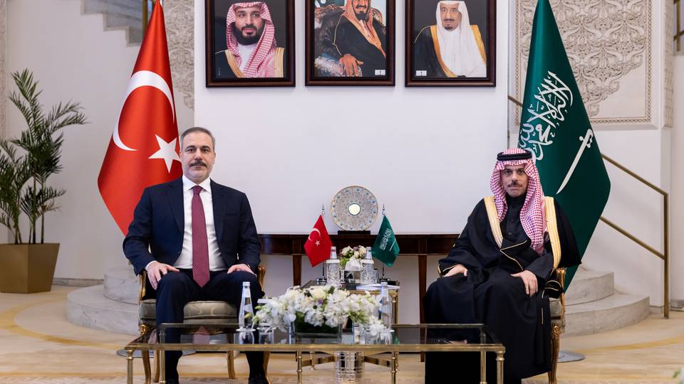Turkish foreign minister meets with Saudi counterpart