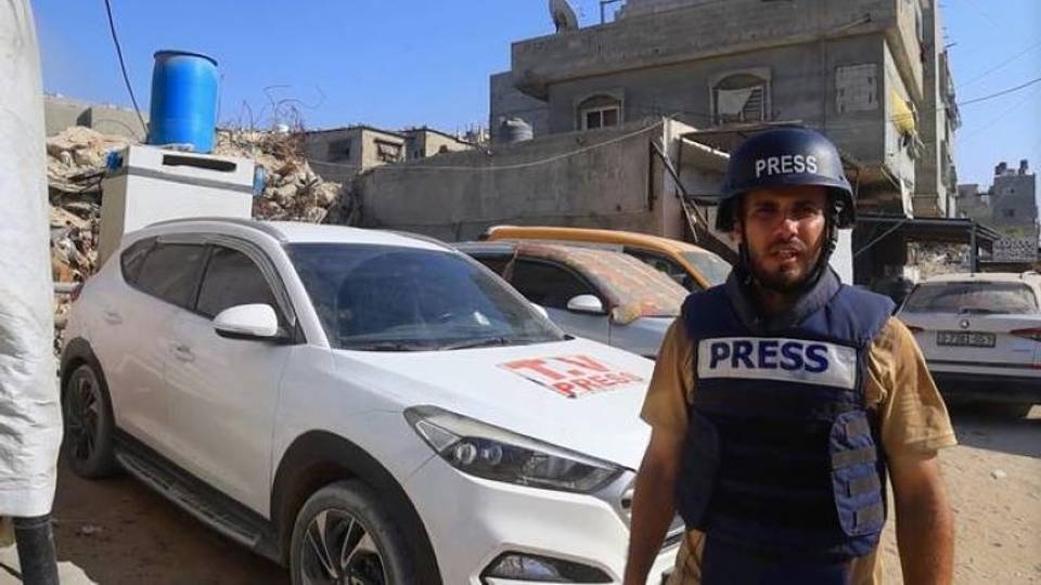 Israeli forces 'deliberately target' TRT Arabi crew in Gaza's Khan Younis