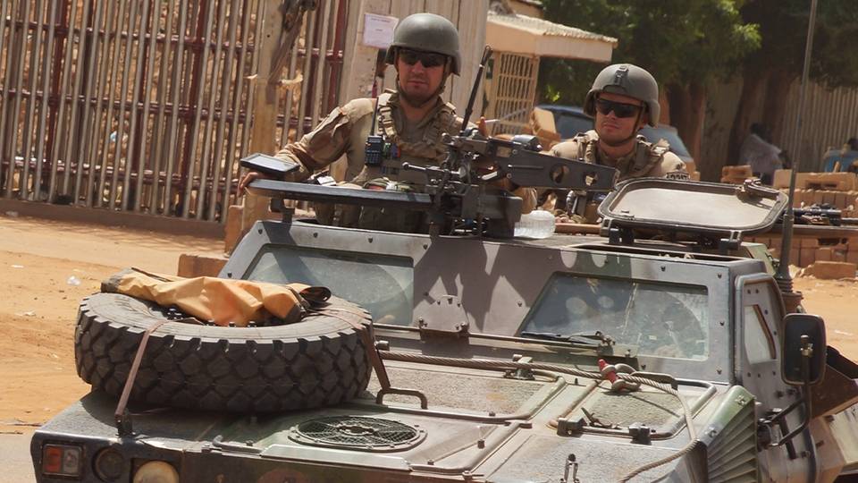 Niger sets deadline for French troops' withdrawal