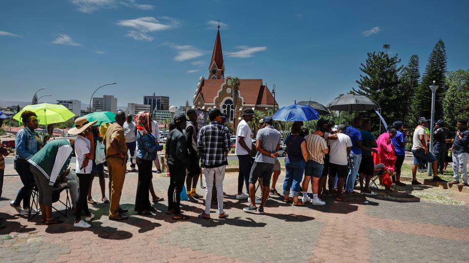 Thousands cast ballots late after Namibia extends voting