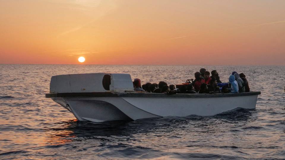 Thirteen migrants found dead off Tunisia