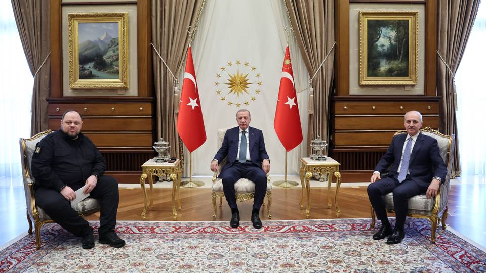 Ukraine invites Türkiye to peace summit in Switzerland