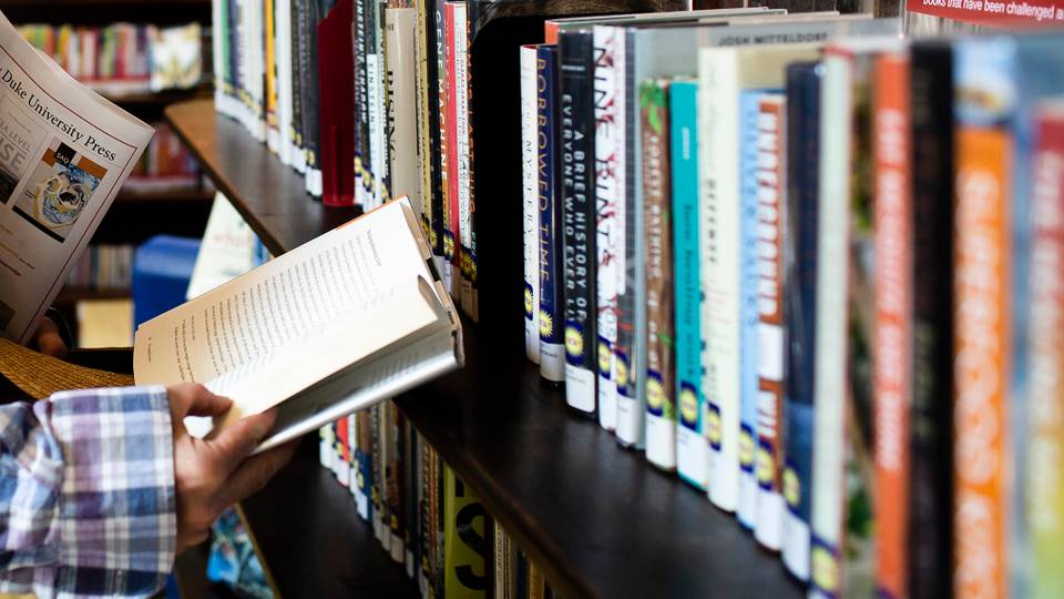 Foreign students can no longer bring relatives to UK