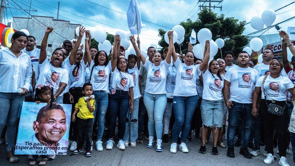 Colombie: la guérilla de l'ELN libère le père du footballeur Luis Diaz